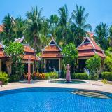 アキラ ビーチ クラブ プーケット